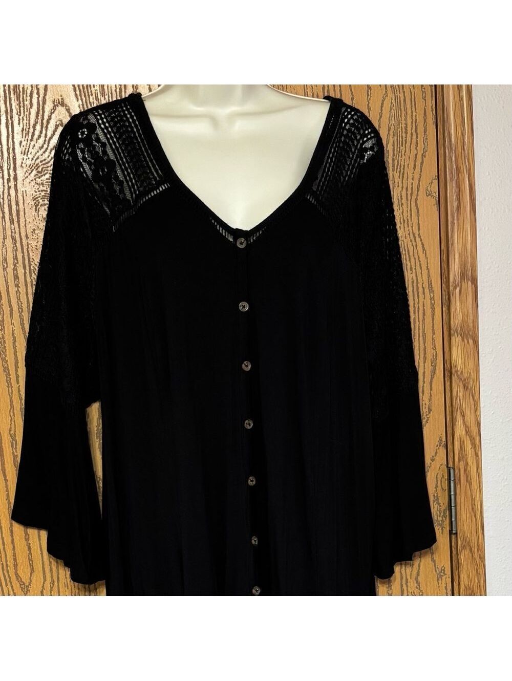 Elegant Black Lace Sleeve Women's Top